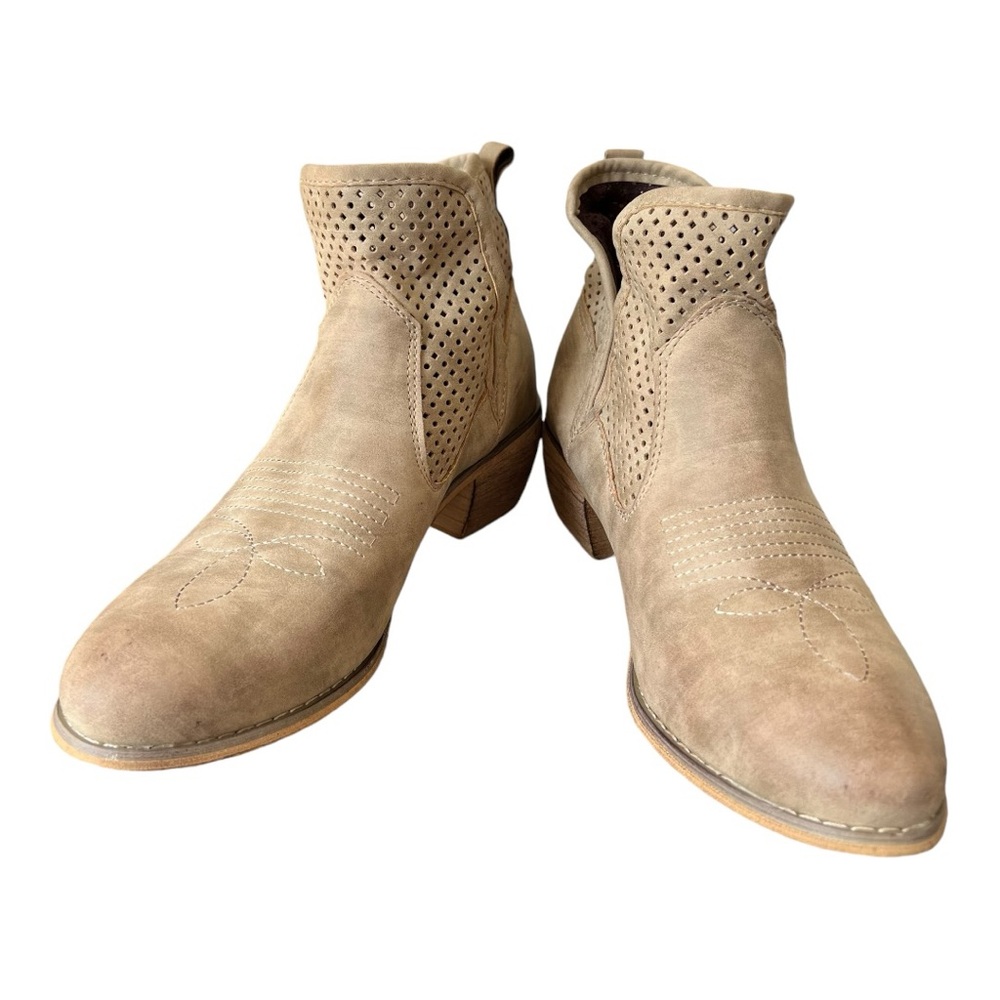 Pierre Dumas Ankle Boots Women's 8 Suede Perforated Almond‎ Toe Western Beige - Picture 2 of 10